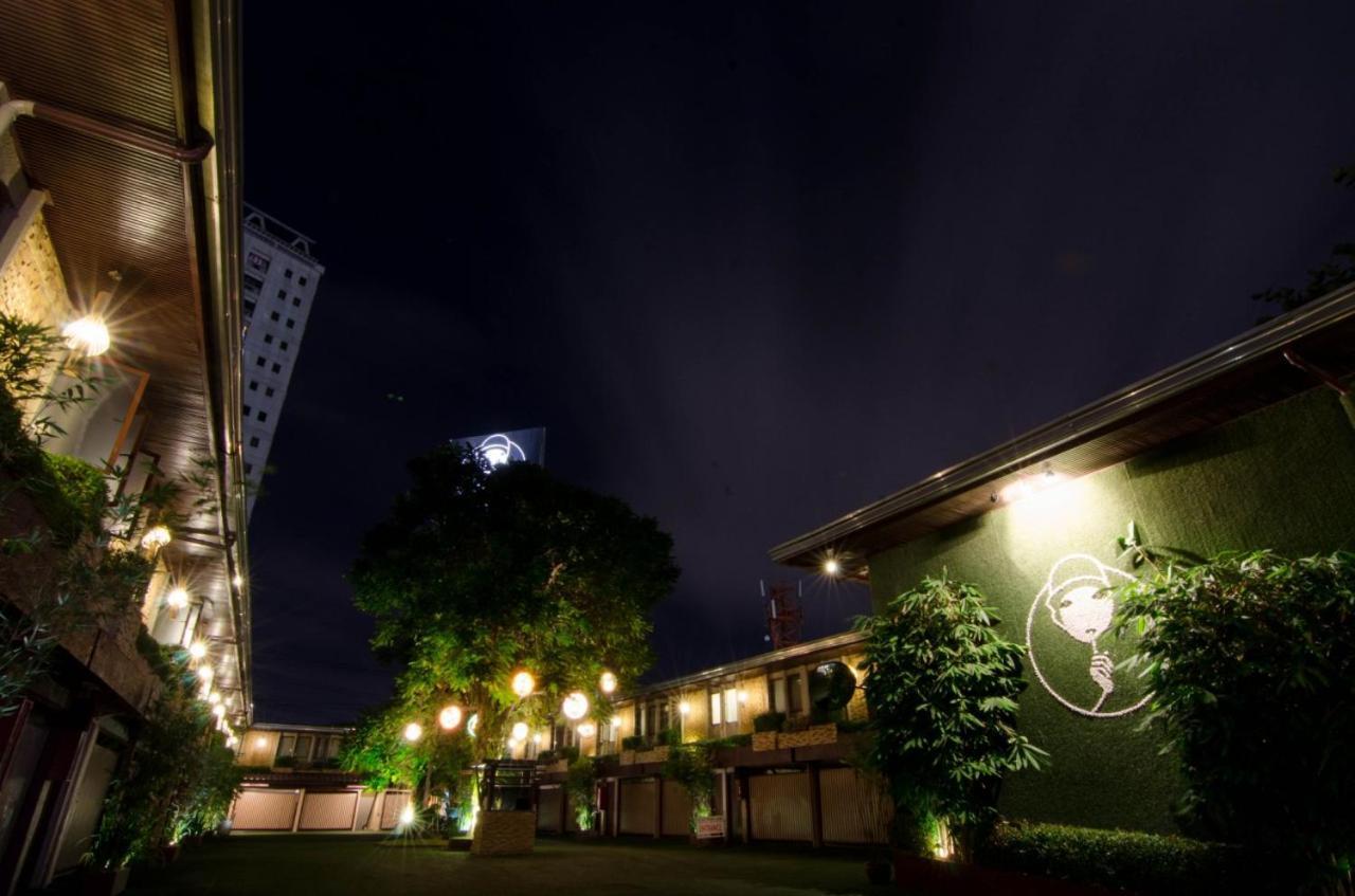 Victoria Court Canley Pasig Motel Exterior photo